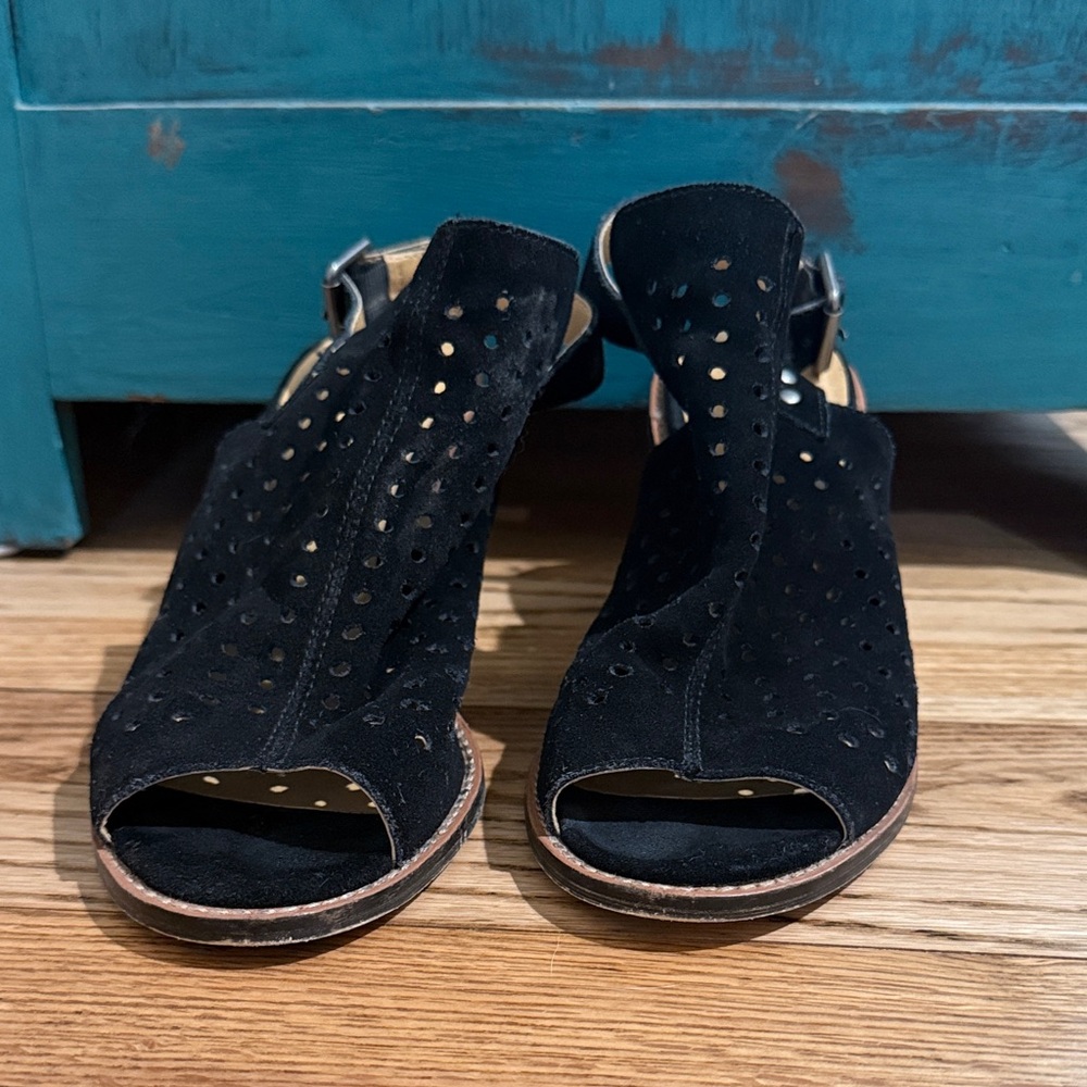 Chinese Laundry Black Suede Perforated Peep-Toe Sandals